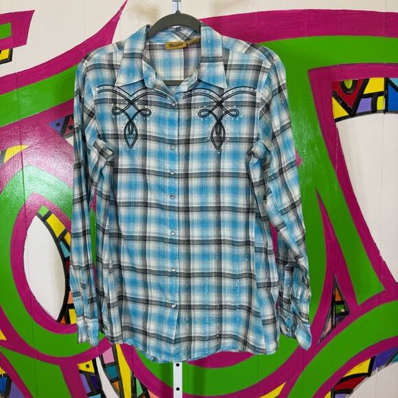 Wrangler Blue Plaid Western Shirt With crystal Studs. Size Medium. - Picture 1 of 6
